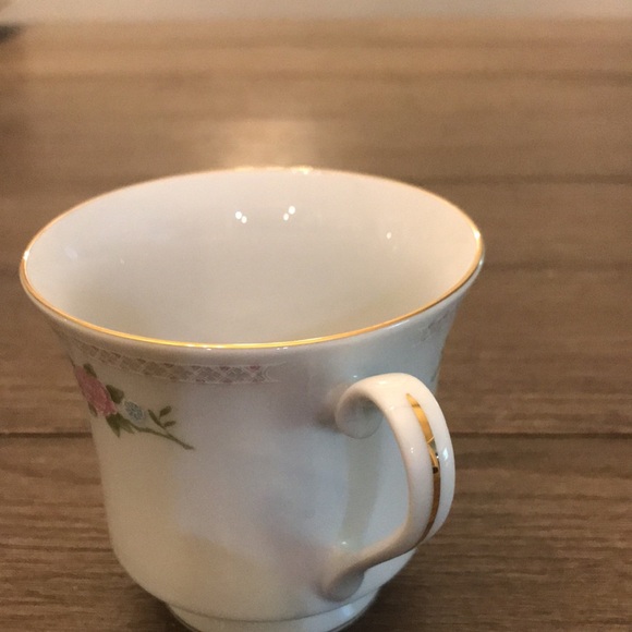 Crown Ming china bird of paradise floral pattern 4 cups and saucer set euc (a) - Picture 6 of 8